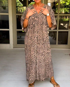 Vestido decote em V com estampa de leopardo