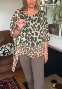 Blusa de meia manga com estampa de contraste de cor leopardo