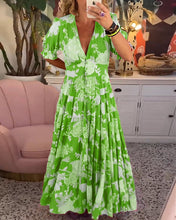 Carregar imagem no visualizador da galeria, Vestido com bolso e decote em V estampado floral
