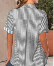 Carregar imagem no visualizador da galeria, Short Sleeve Striped Print Shirt
