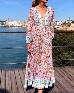 Vestido decote em V com estampa floral