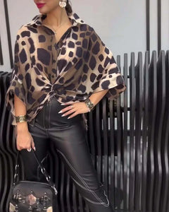 Blusa Temperamento estampado leopardo com lapela