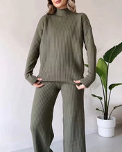 Carregar imagem no visualizador da galeria, Suéter casual de gola alta de duas peças de cor sólida + calças largas
