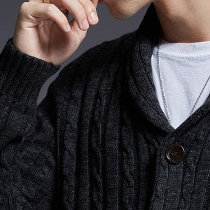 Suéter masculino de manga comprida com lapela e botão