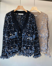 Carregar imagem no visualizador da galeria, Novo estilo de jaqueta de malha com borda crua em estilo perfumado
