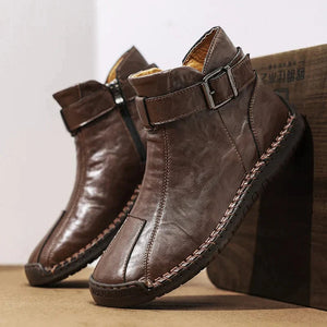 Botas Martin de couro com fivelas